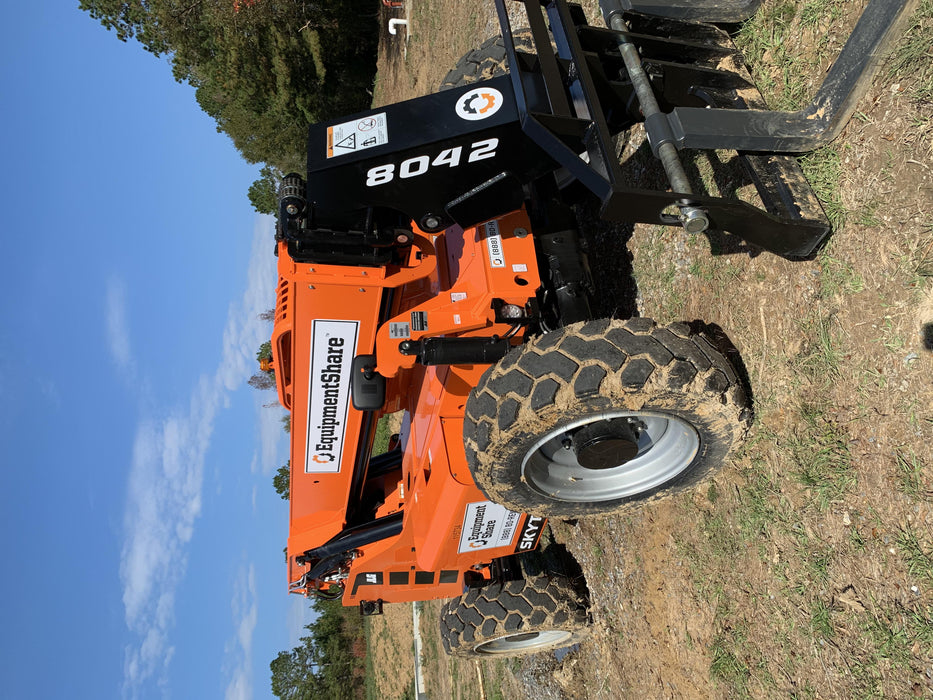 2020 Skytrak 8042 74 Hp, FF Tires, Work Lights, Beacon, Aux Hydraulics, Back up Alarm, Lifting Eye, ES Decals