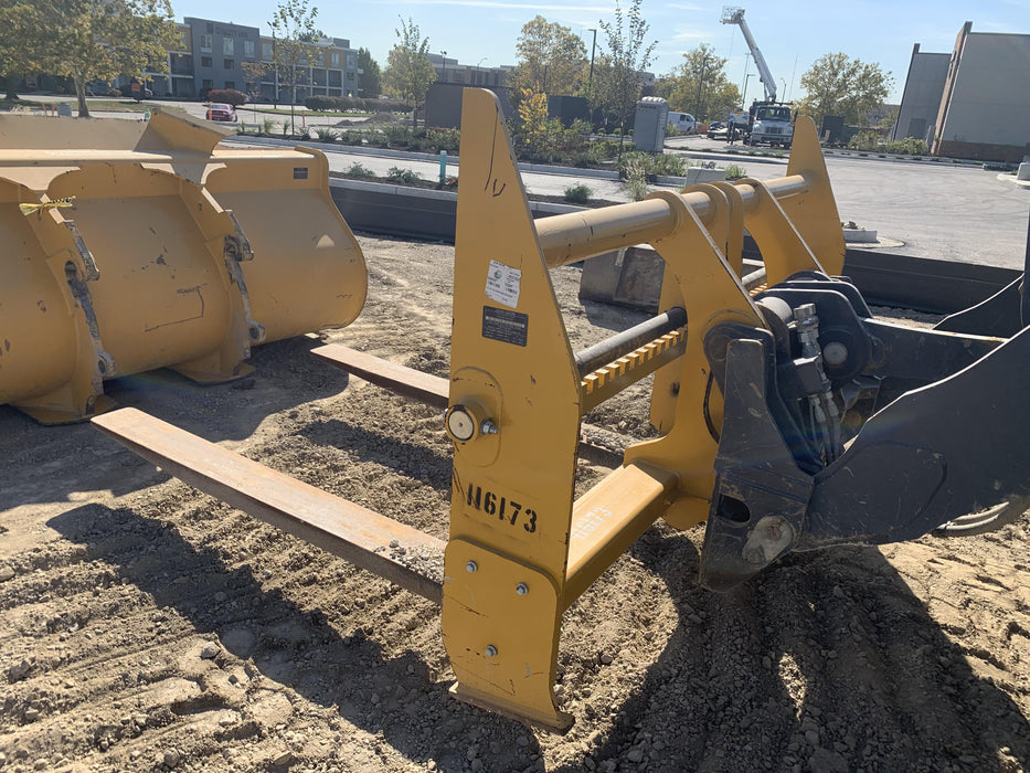 2020 JOHN DEERE 96" Loader Fork Carriage - John Deere