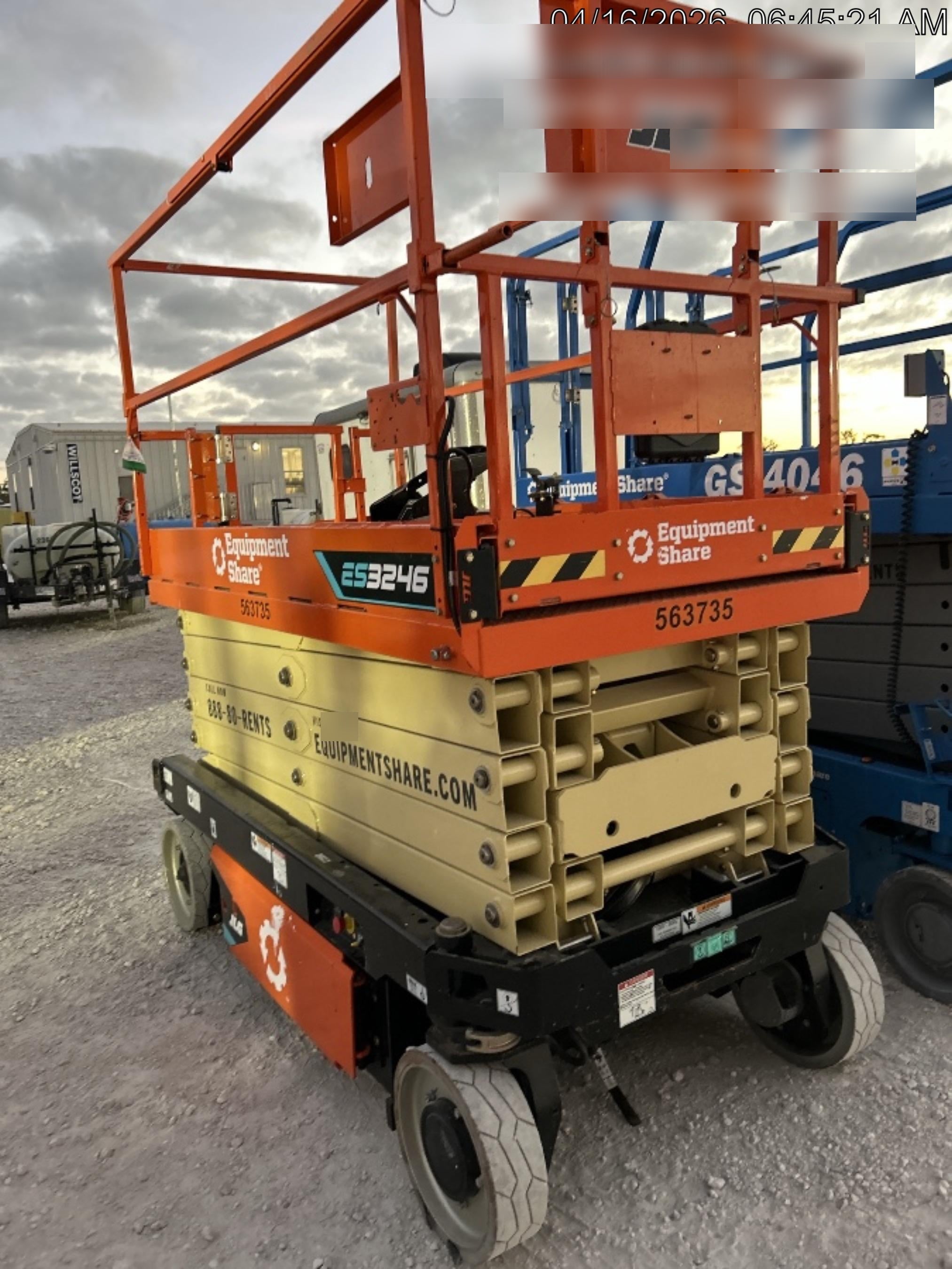 2025 JLG ES3246