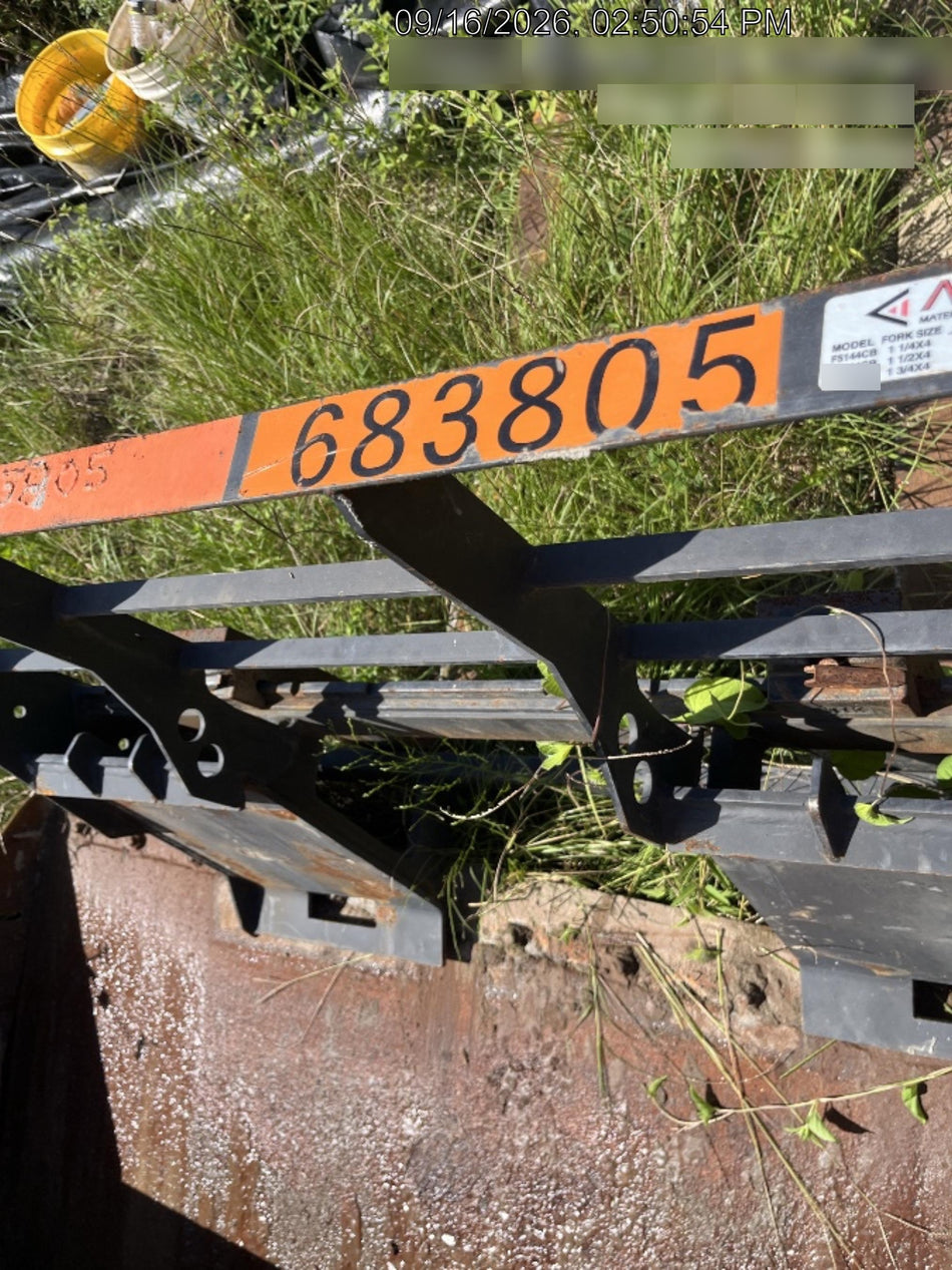 2026 ARROW MATERIAL HANDLING 72" Pallet Forks - Arrow