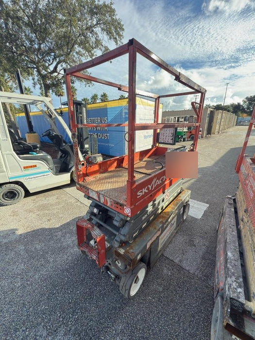2018 Skyjack SJIII-3219 Skyjack SJIII3219 Scissor Lift w/Trojan Batteries