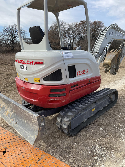 2021 TAKEUCHI TB235-2R