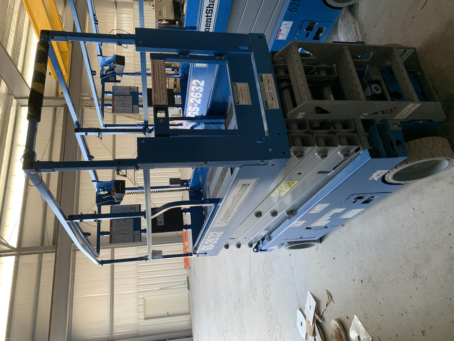 2019 Genie GS-2632 Folding rails with half height swing gate