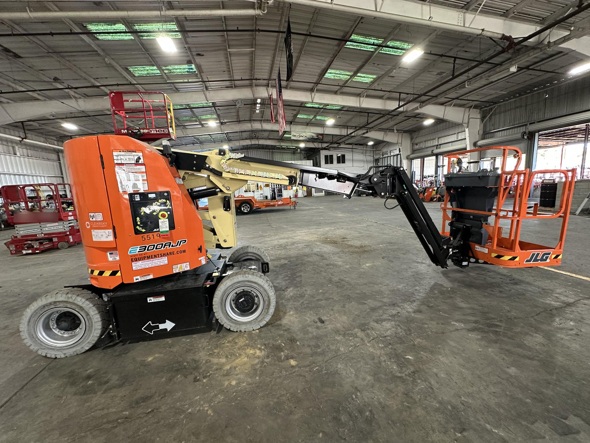 2025 JLG E300AJP