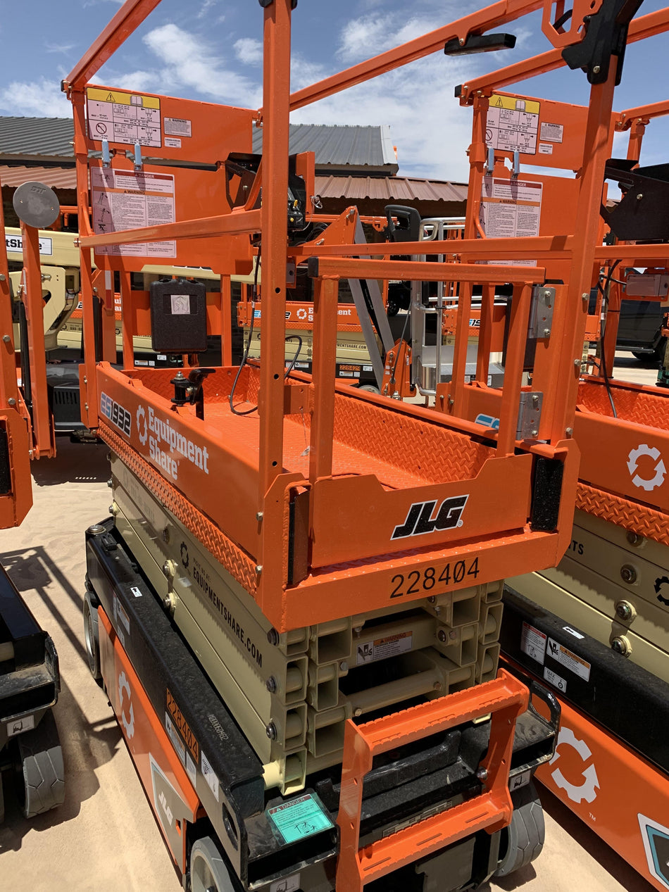 2022 JLG ES1932