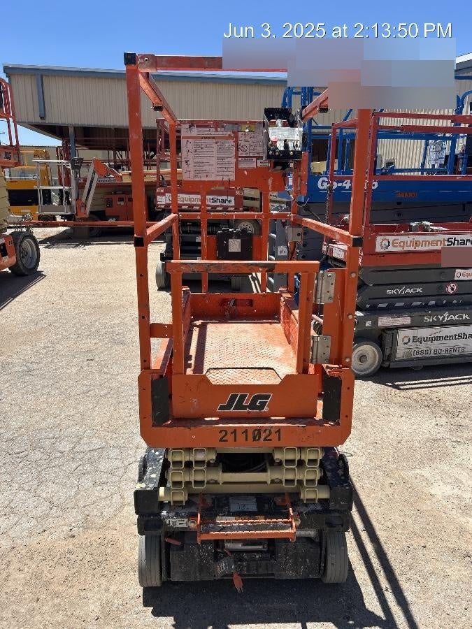 2022 JLG ES1330L