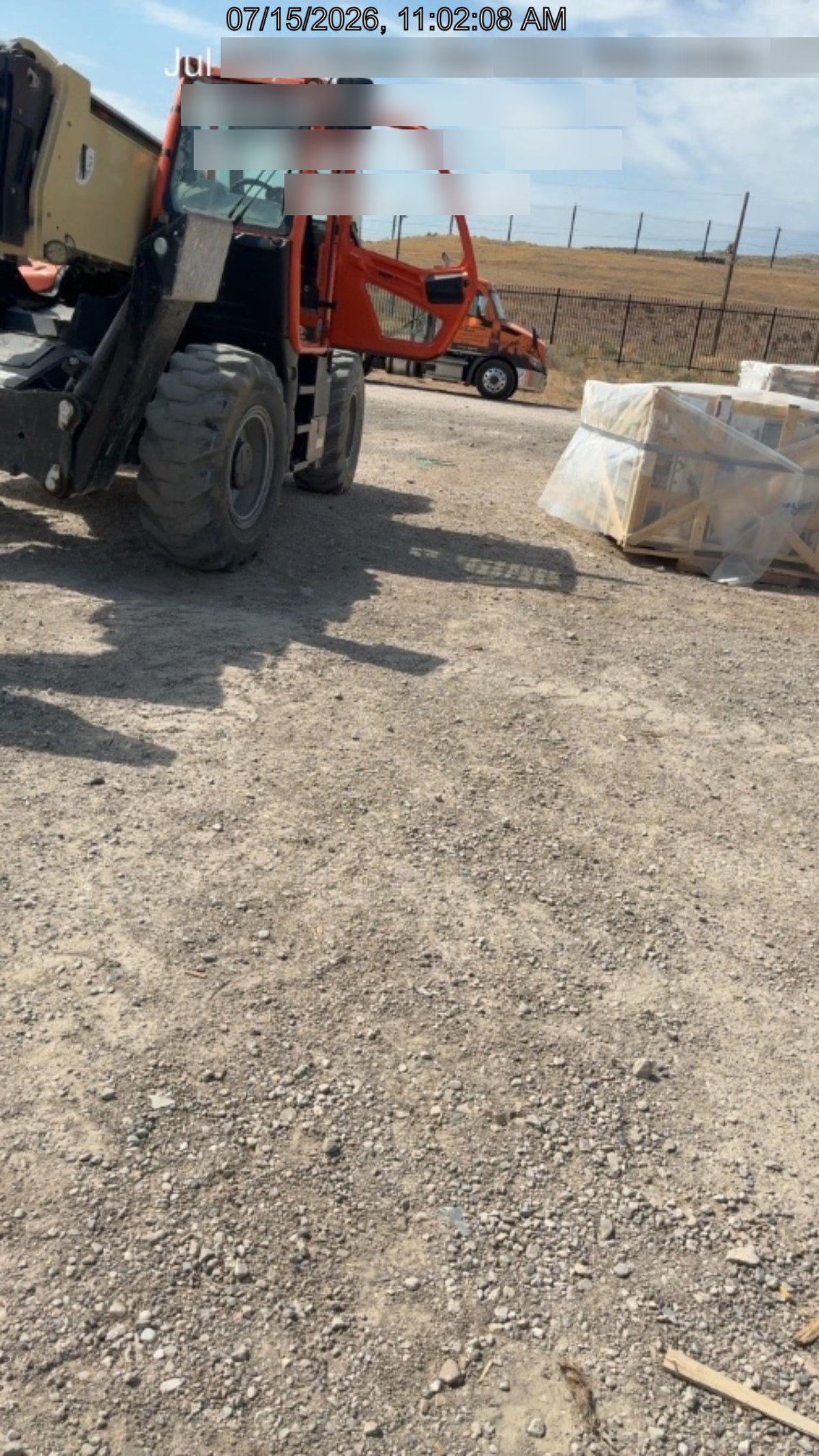 2022 JLG 1075