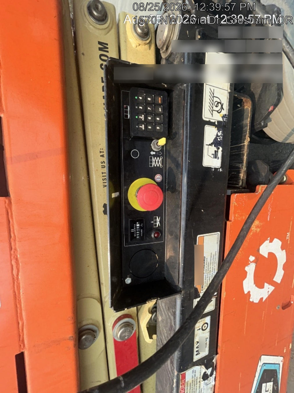 2022 JLG ES1330L
