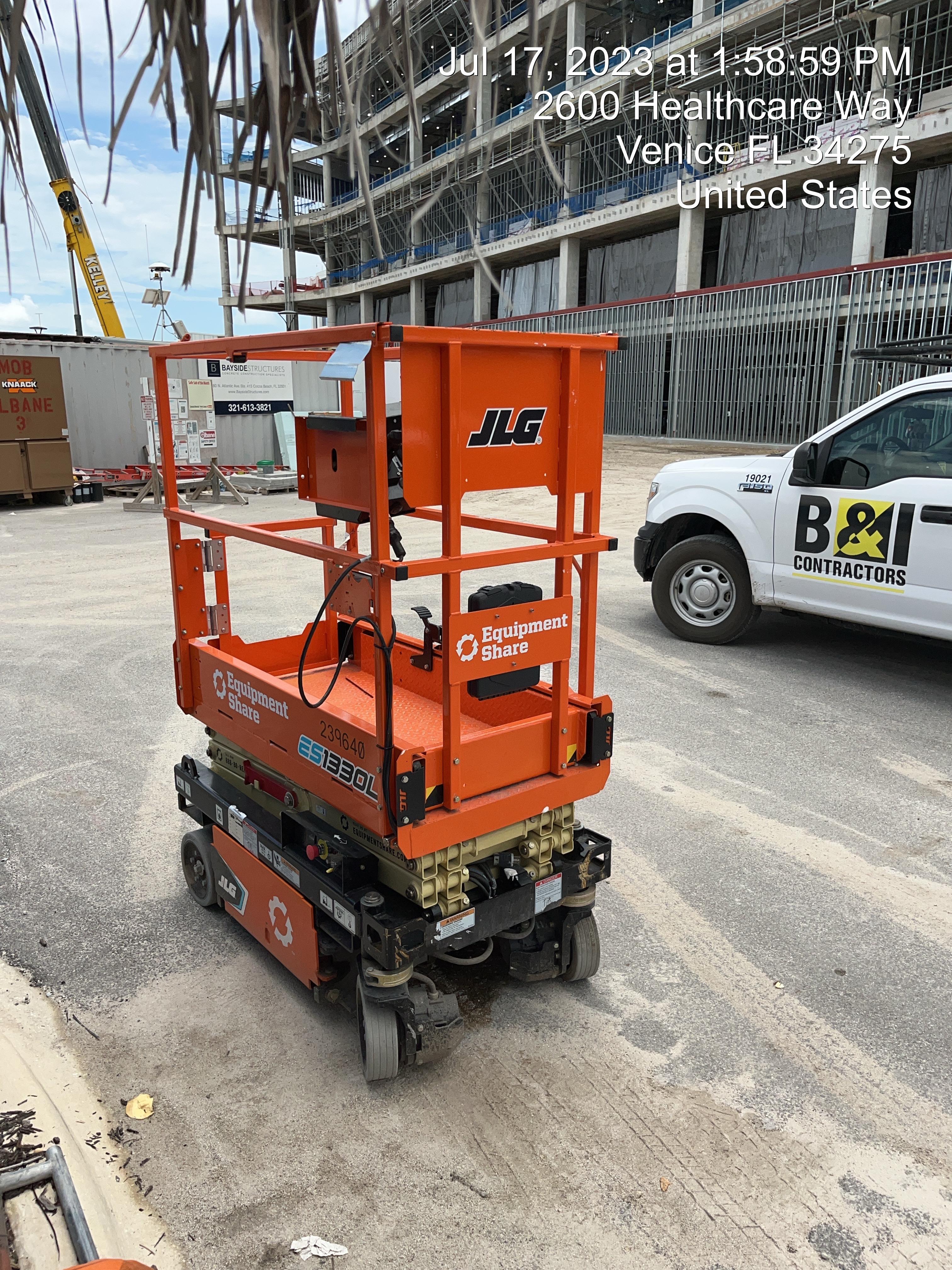 2022 JLG ES1330L