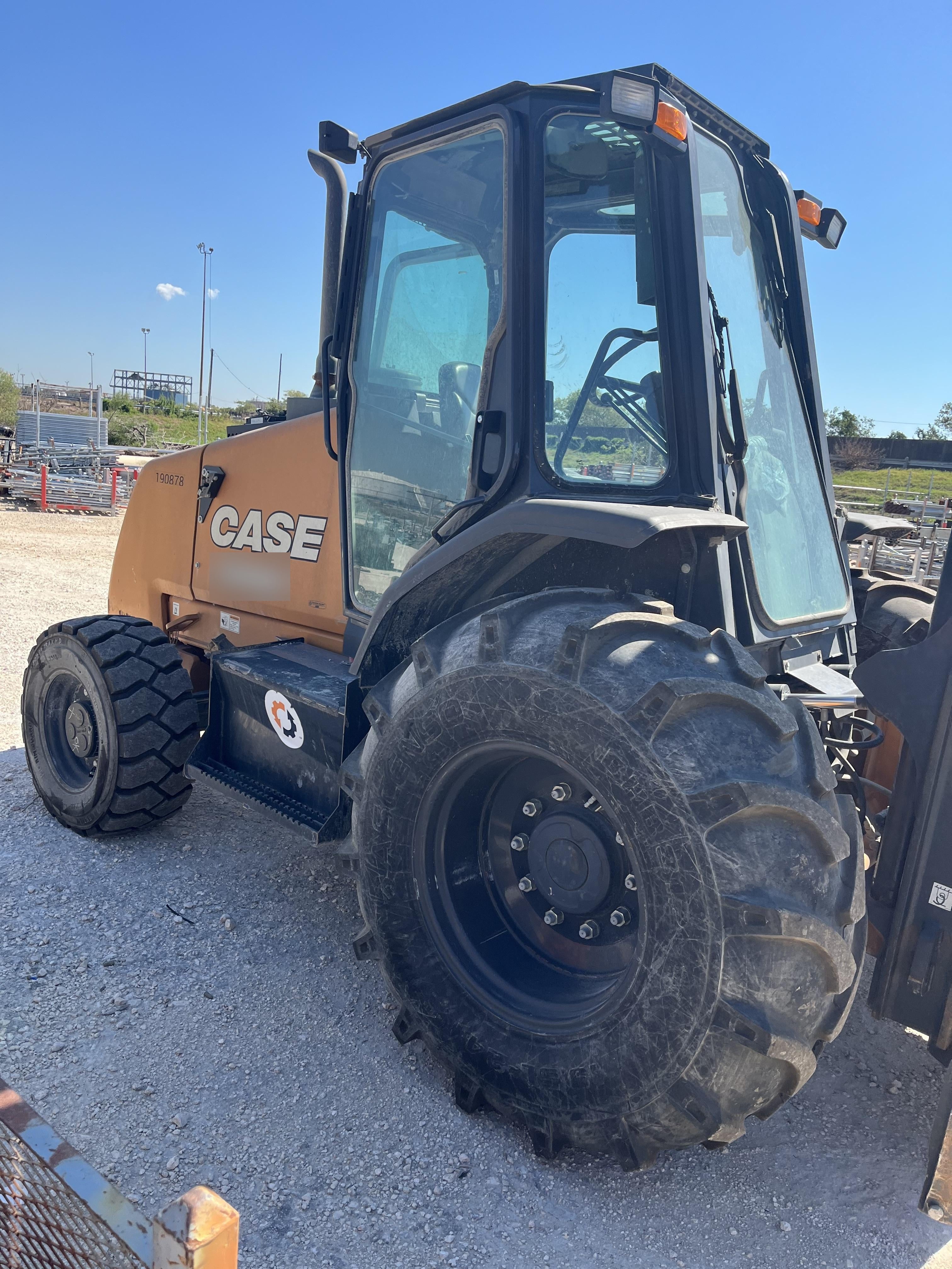 2021 CASE 588H