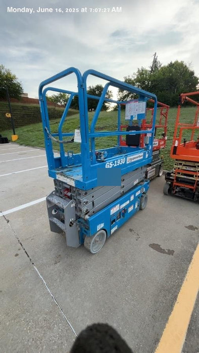 2019 Genie GS-1930 Fixed Rails with Chain Entry