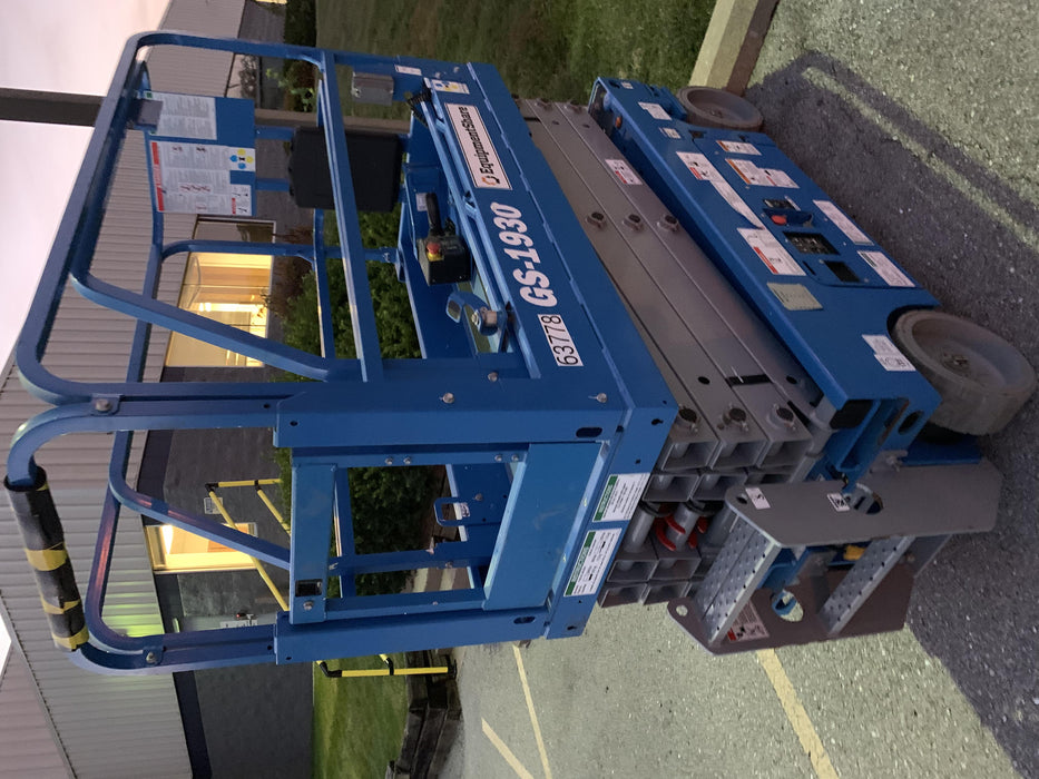 2020 Genie GS-1930 Solid Non Marking Tires, Beacon, Folding rails with half height swing gate