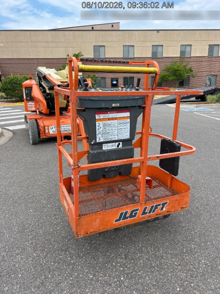 2019 JLG E400AJPN