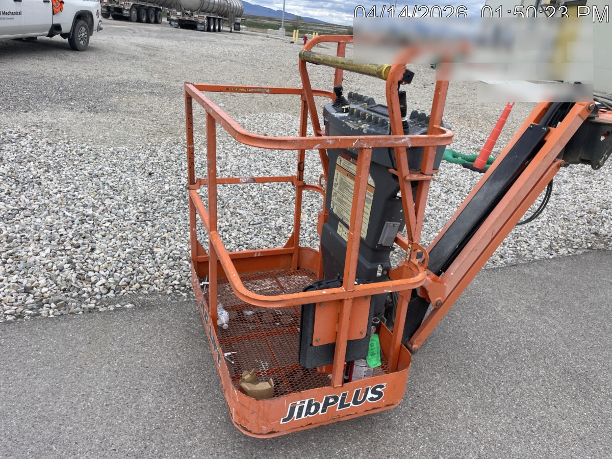 2019 JLG E400AJPN