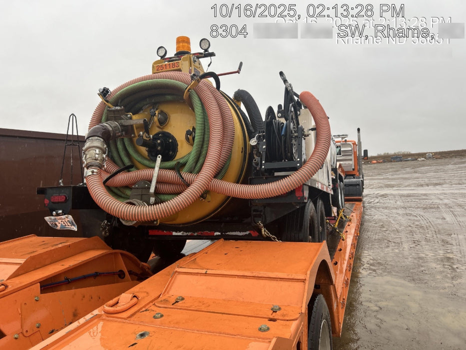 2022 Vac-Tron LP573XDT T4 Koehler Diesel Engine, 500 Gallon Debris Tank, x2 100 Gallon Water Tanks