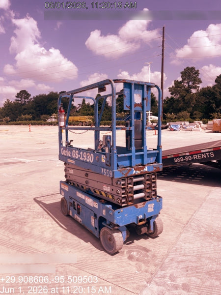 2017 Genie GS-1930 Genie GS-1930 Lift w/Fixed Rail and Chain Entry