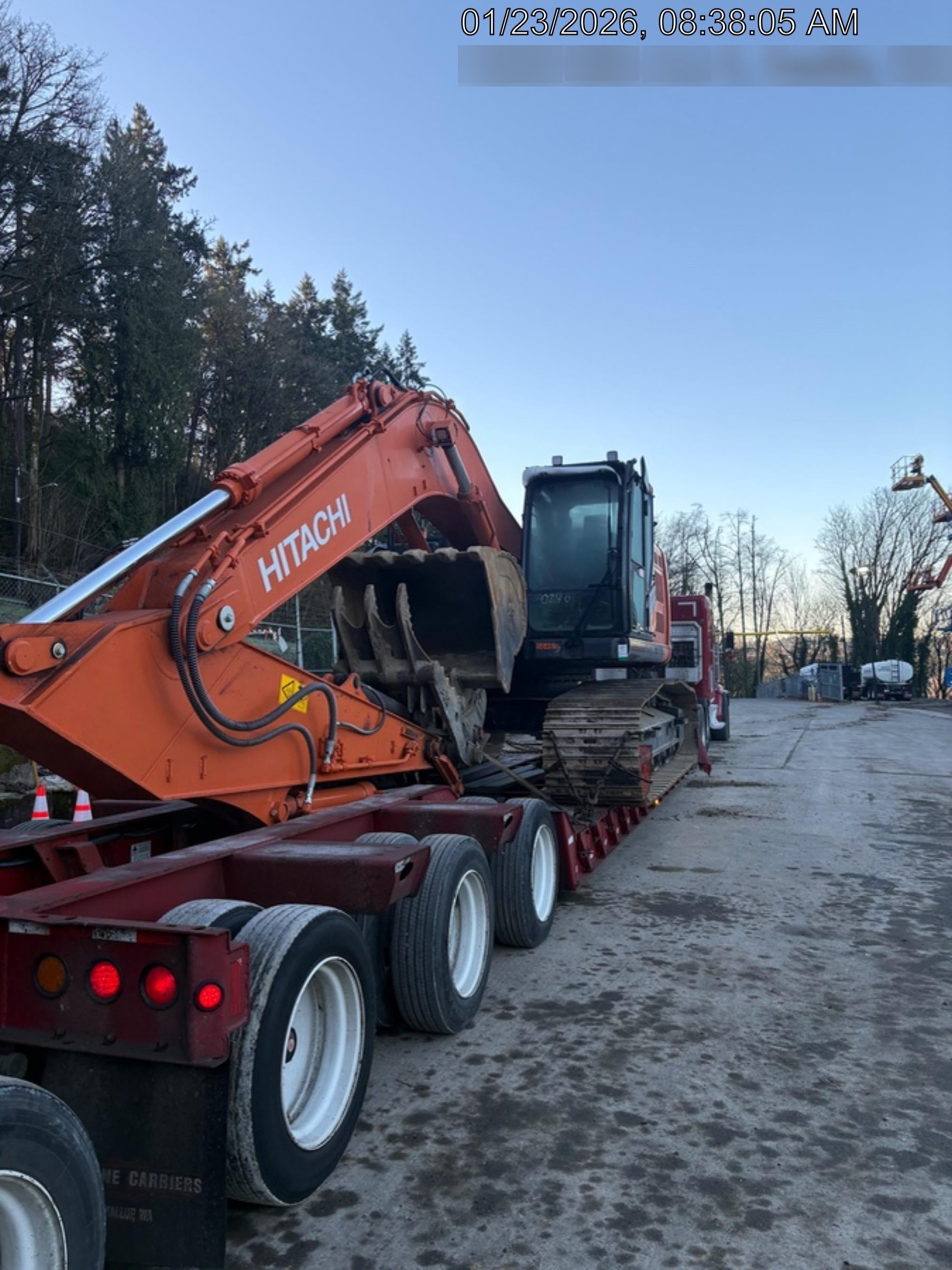 2025 HITACHI 54" Bucket - Hitachi