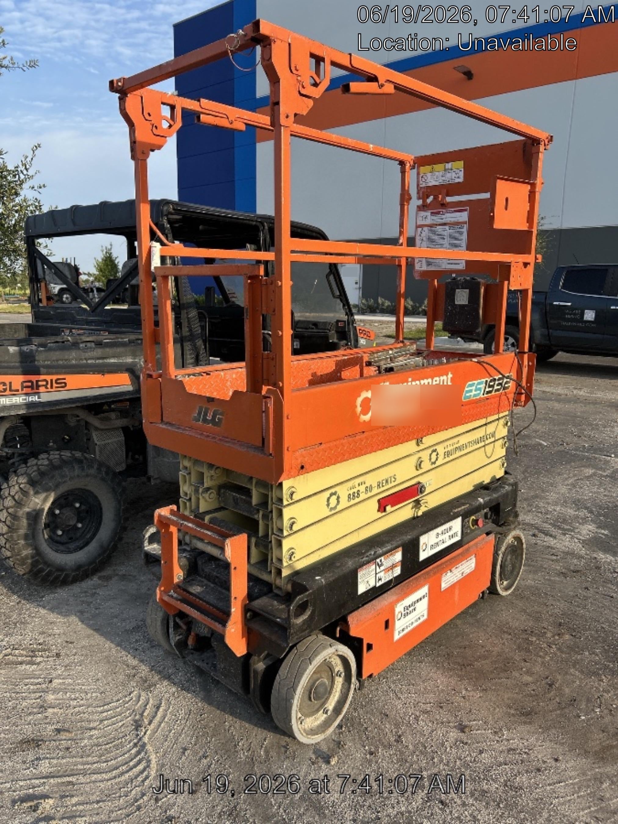 2023 JLG ES1932