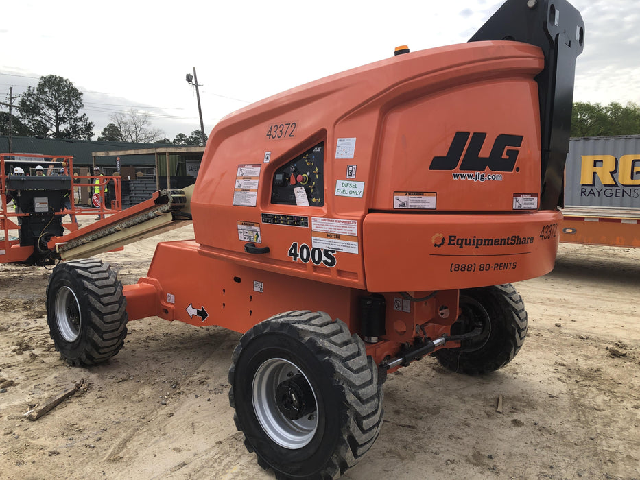 2019 JLG 400S
