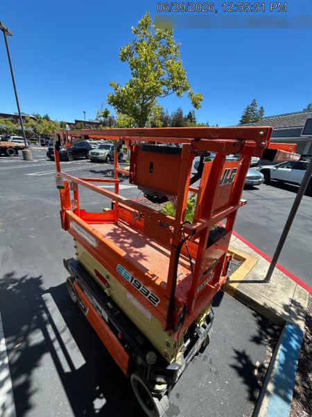2022 JLG ES1932