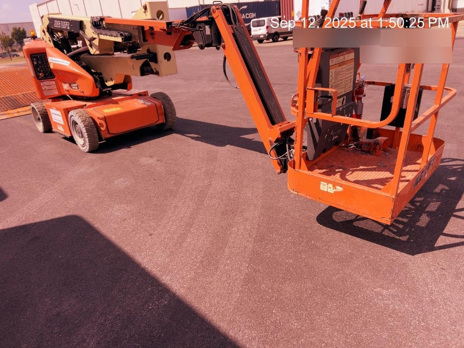 2019 JLG E400AJPN