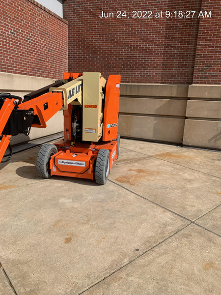 2022 JLG E300AJP