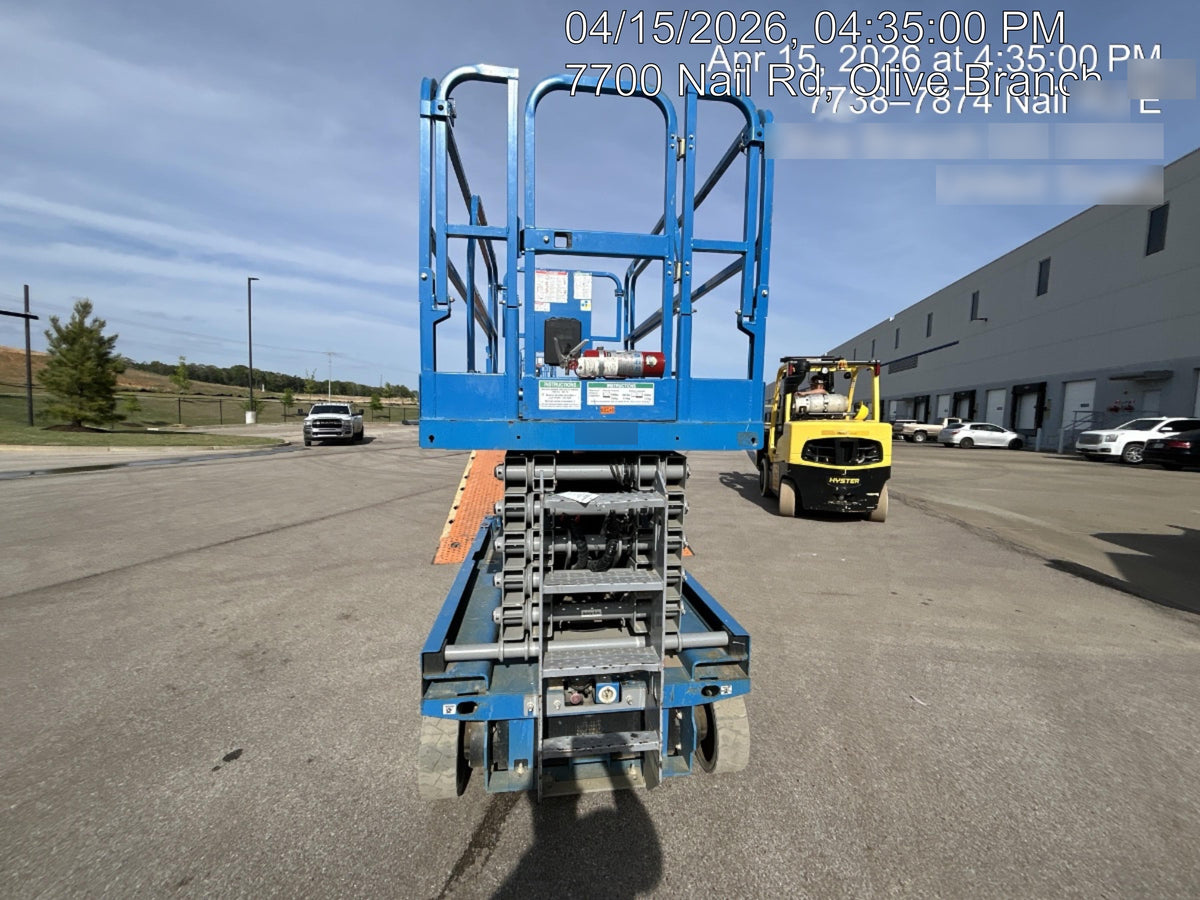 2019 Genie GS-4047 Folding rails with half height swing gate
