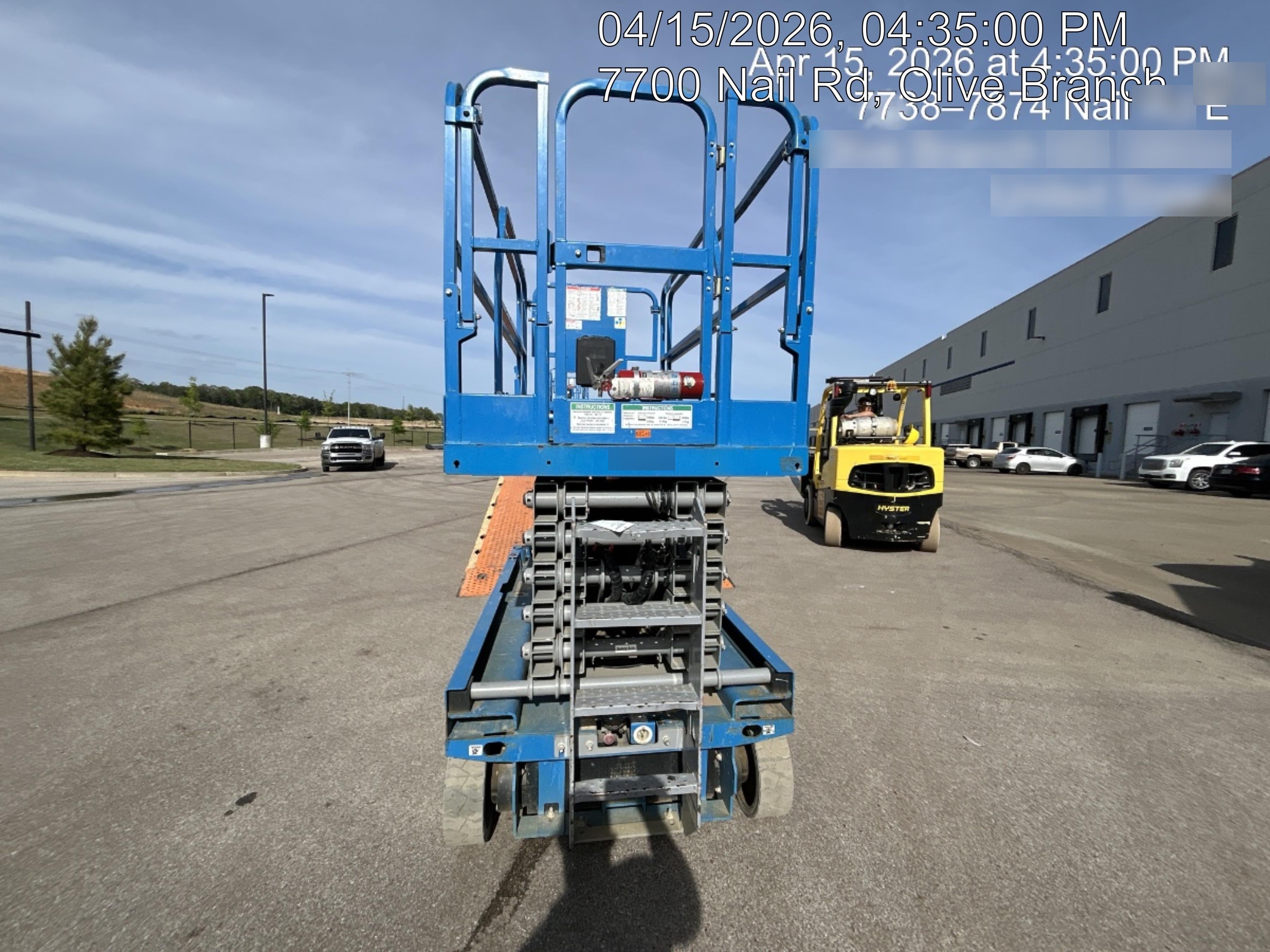 2019 Genie GS-4047 Folding rails with half height swing gate