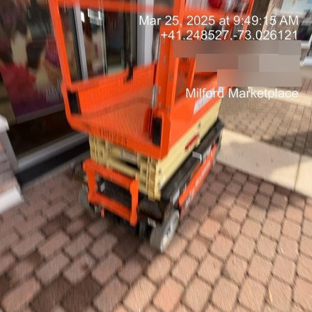 2021 JLG ES1932