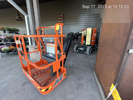 2025 JLG E300AJP
