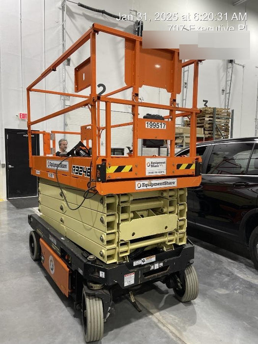 2021 JLG R3246