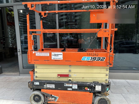 2021 JLG ES1932