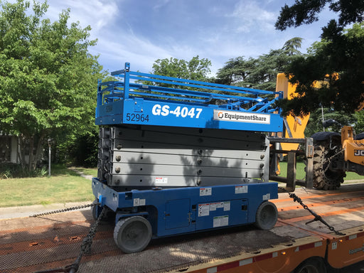 2019 Genie GS-4047 Folding rails with half height swing gate