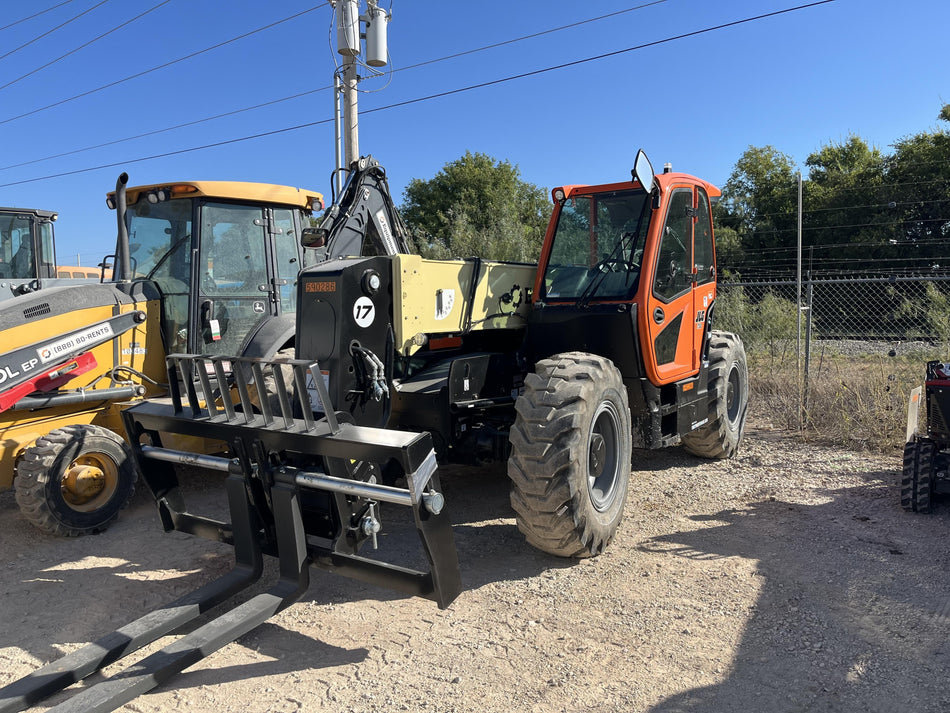 2025 JLG 1732