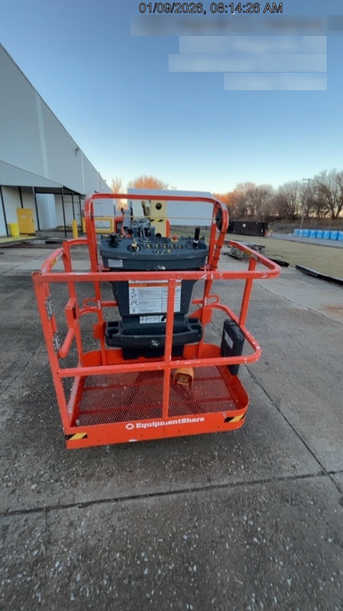 2024 JLG E400AJP Narrow
