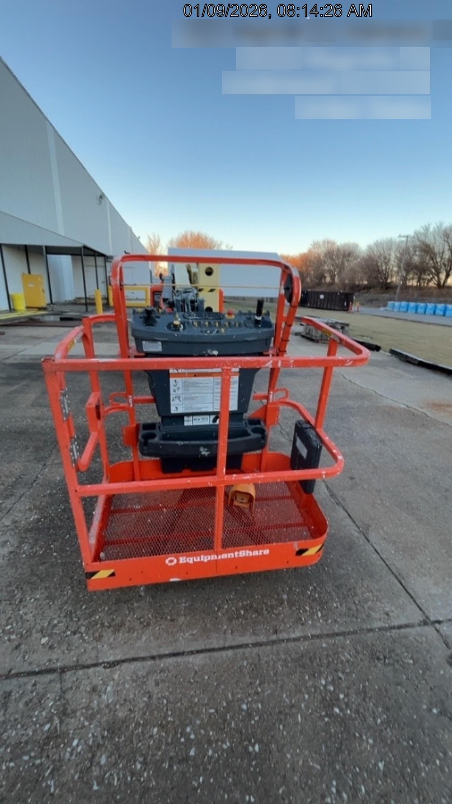 2024 JLG E400AJP Narrow