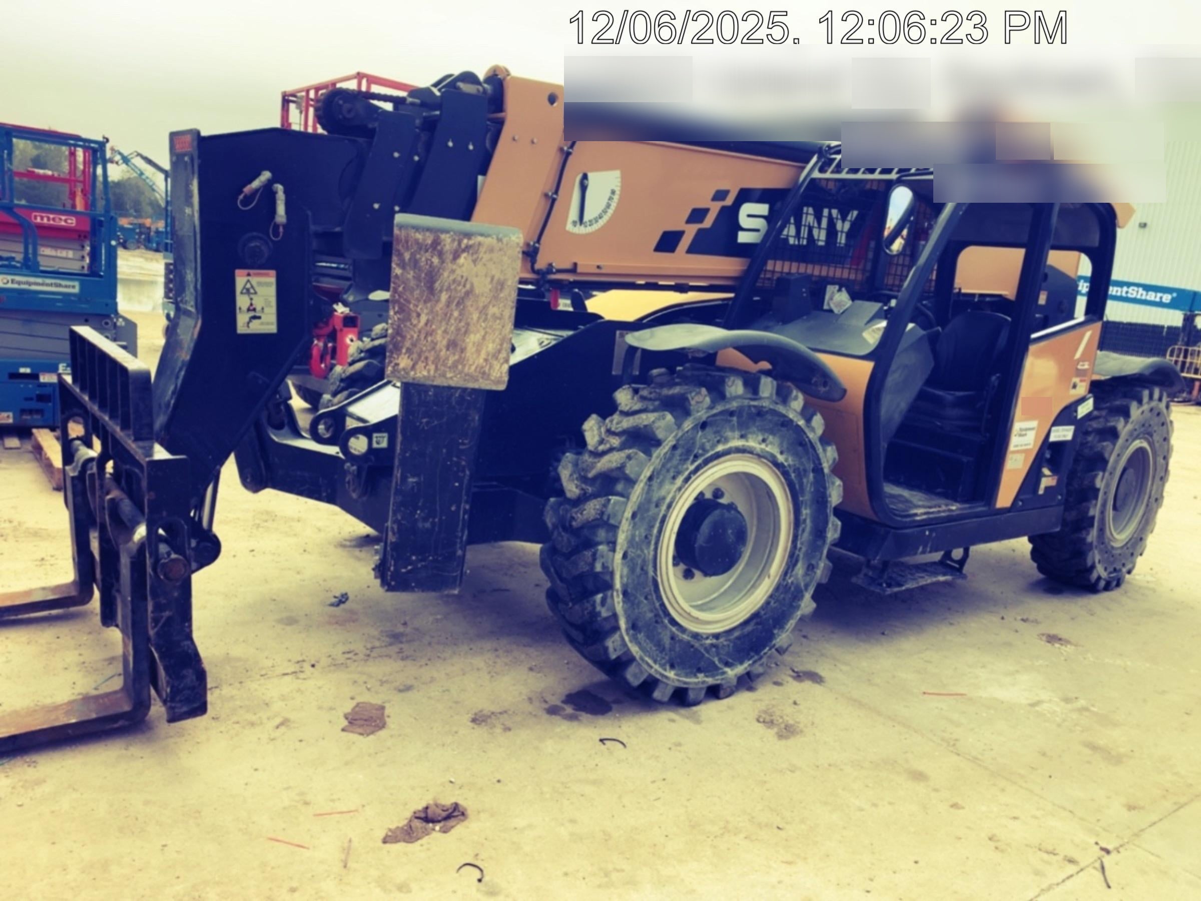2022 SANY STH1056