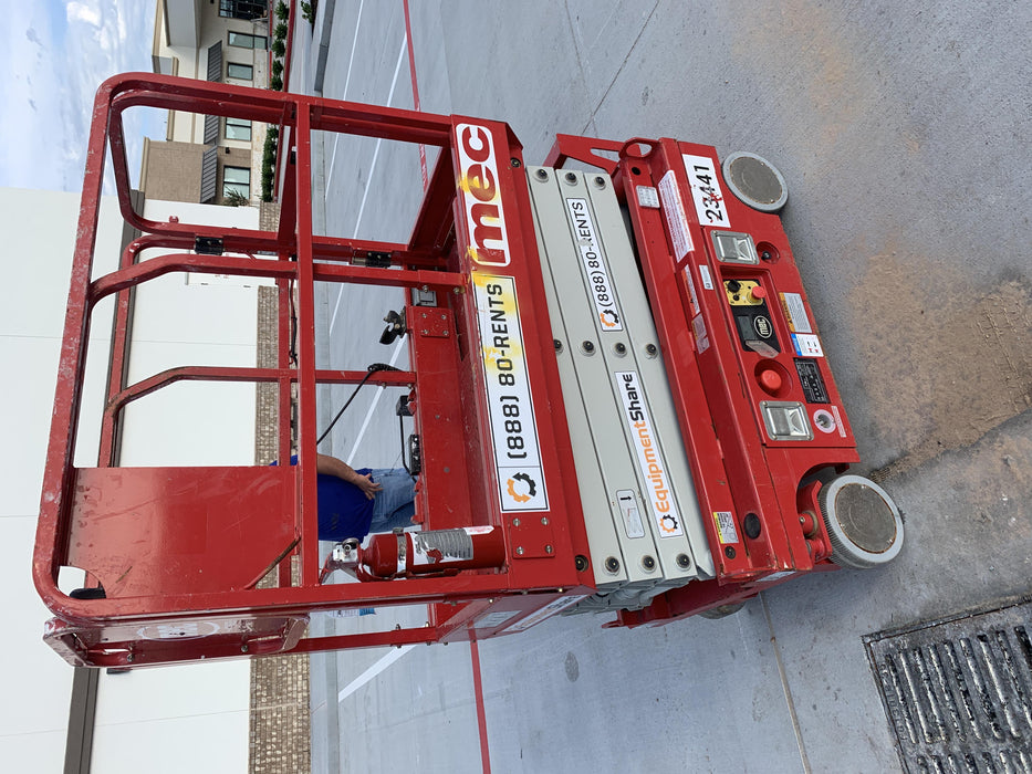 2019 MEC 1330SE MEC 1330SE w/ES Track Hardware, Full Extended 2 Year Warranty