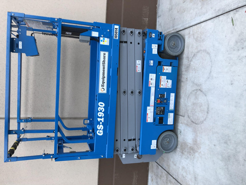 2020 Genie GS-1930 Solid Non Marking Tires, Beacon, Folding rails with half height swing gate, 800W Inverter