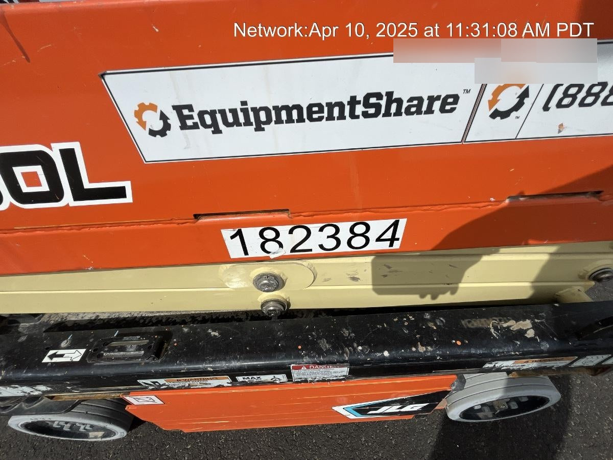 2021 JLG ES1330L