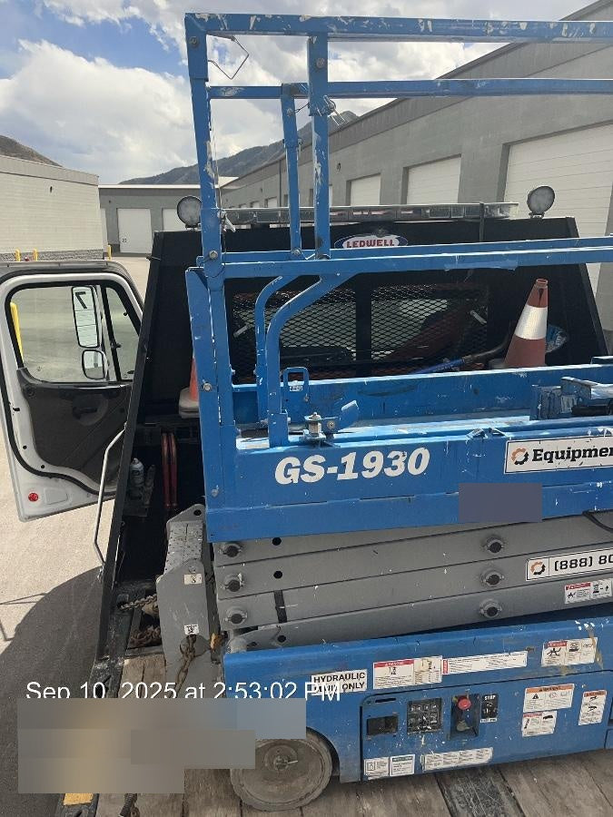 2020 Genie GS-1930 Solid Non Marking Tires, Beacon, Folding rails with half height swing gate