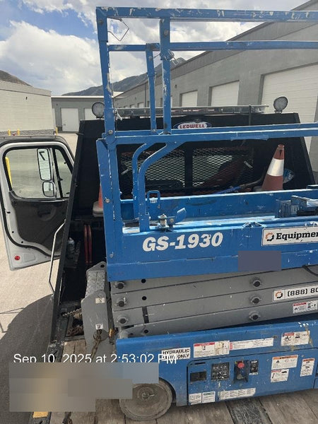 2020 Genie GS-1930 Solid Non Marking Tires, Beacon, Folding rails with half height swing gate