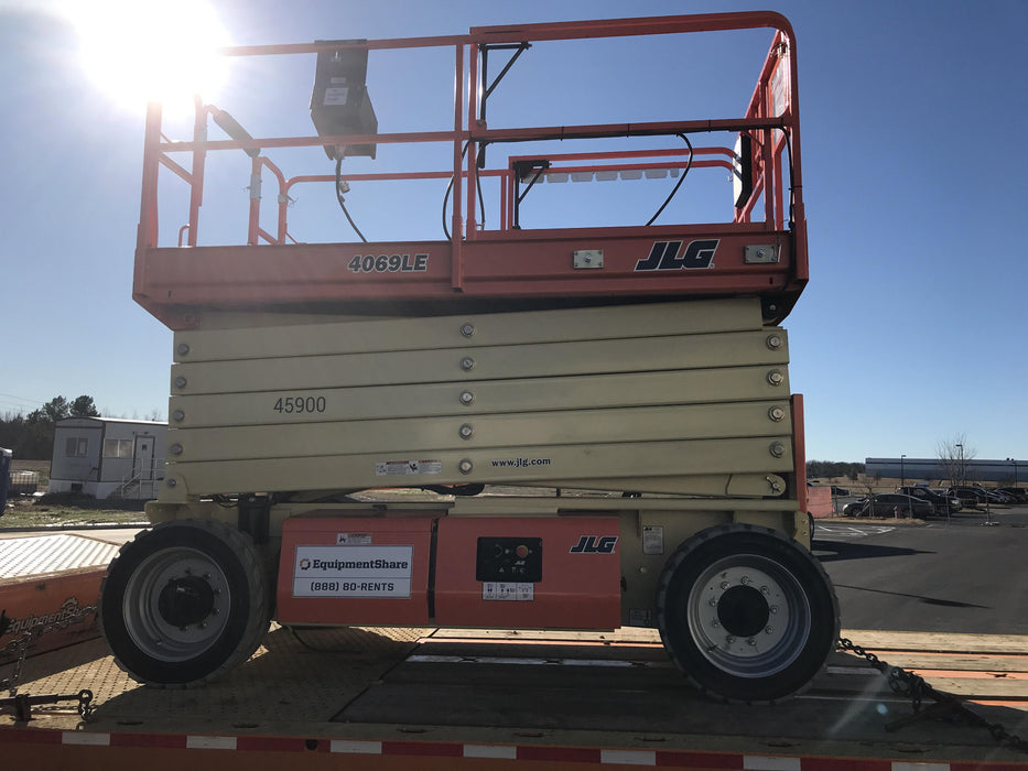 2019 JLG 4069LE