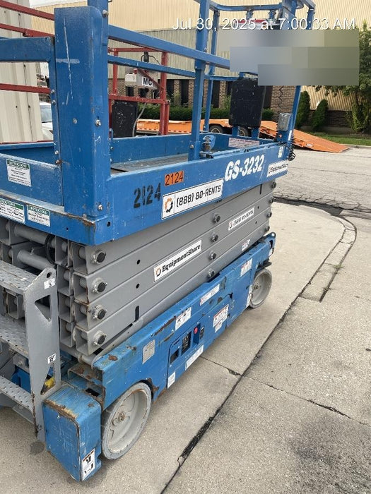 2016 Genie GS-3232 Genie GS3232 Narrow Scissor Lift