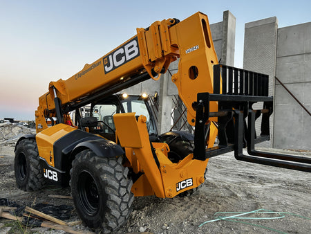 2023 JCB 510-56