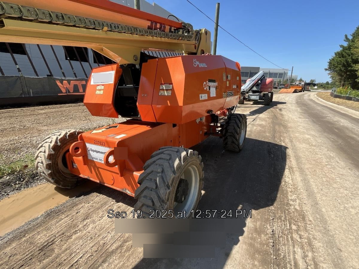 2022 JLG 860SJ