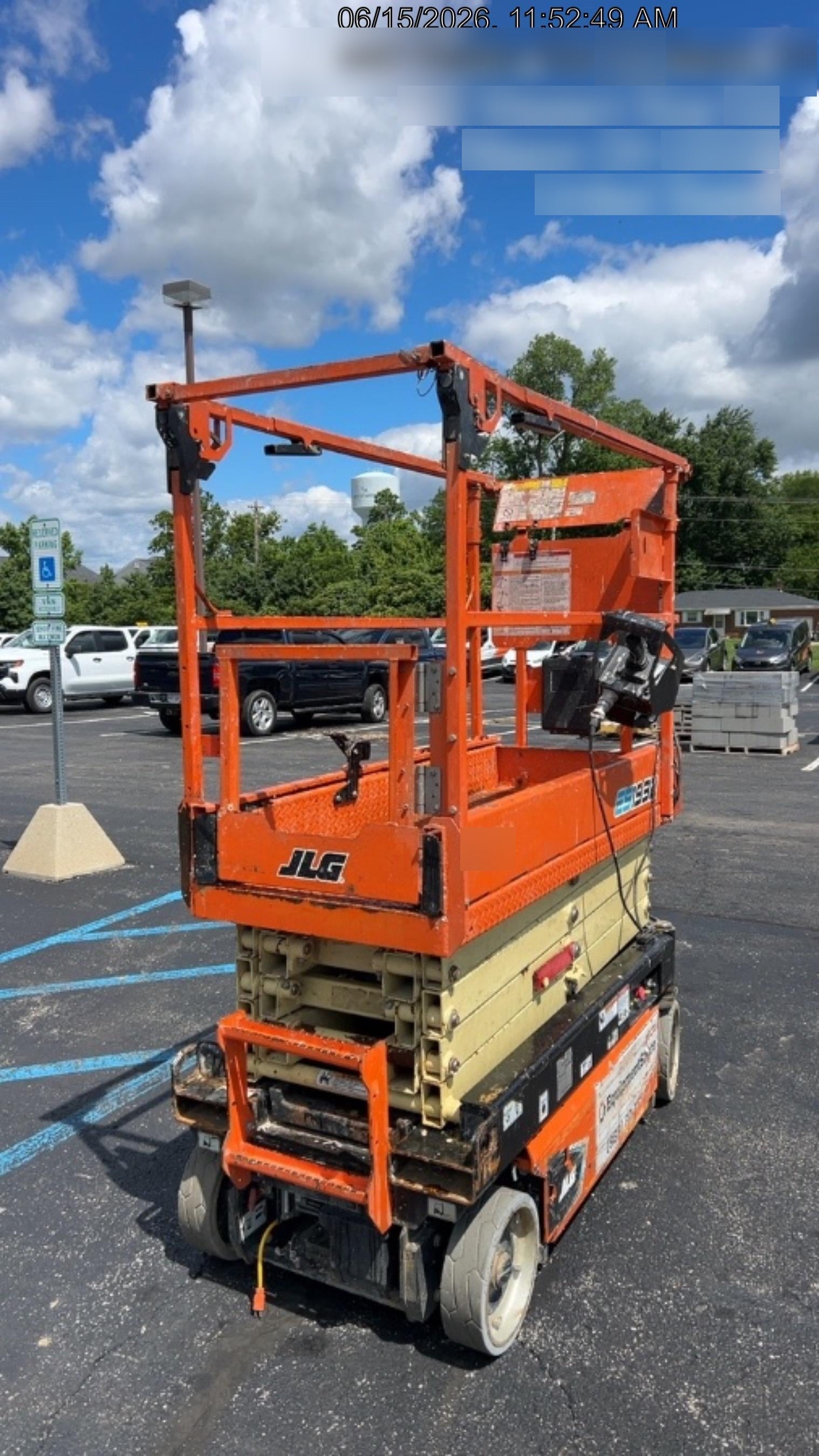 2021 JLG ES1932