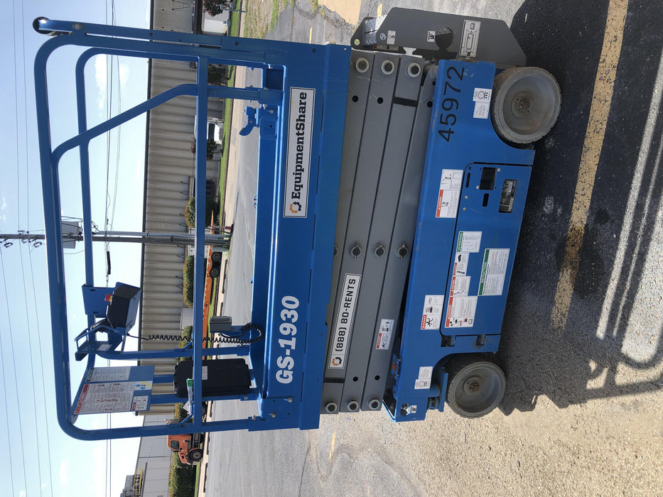 2019 Genie GS-1930 Fixed rails with chain Entry