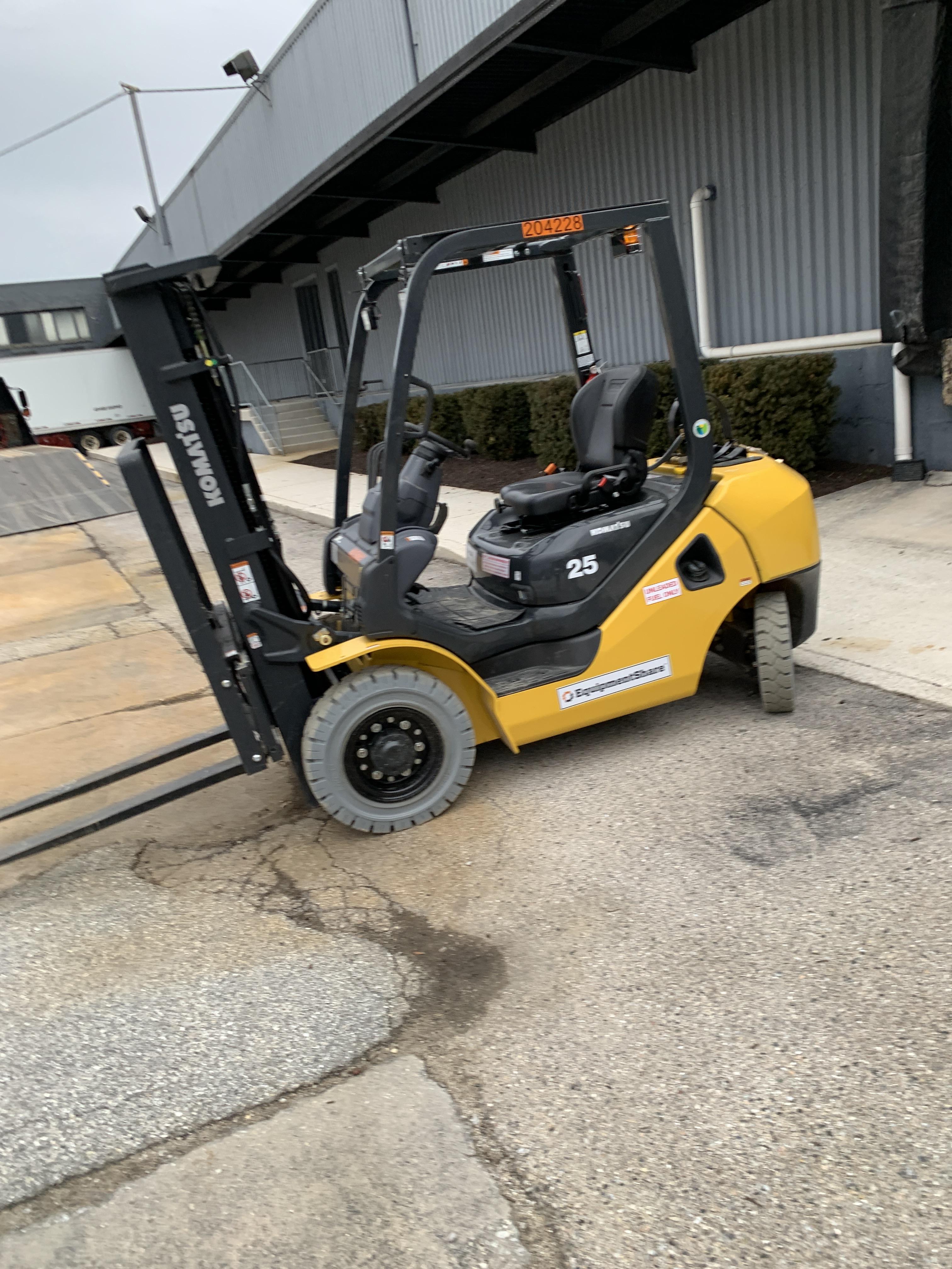 2022 KOMATSU FG25T-16