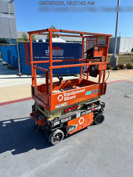 2022 JLG ES1330L